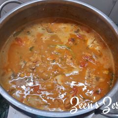 A picture of Daal Murgh.