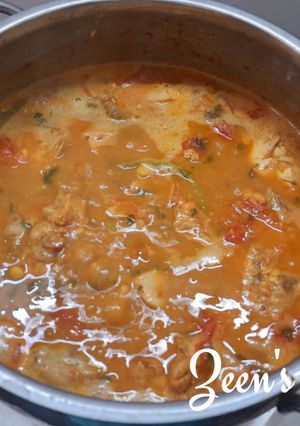 A picture of Daal Murgh.