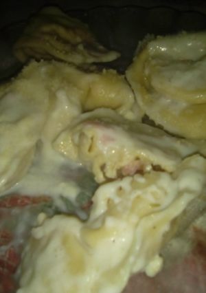 Una foto de Capeletinis de jamón y queso