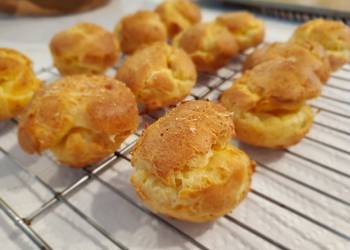 How to Prepare Yummy Cheese Puffs Gougeres