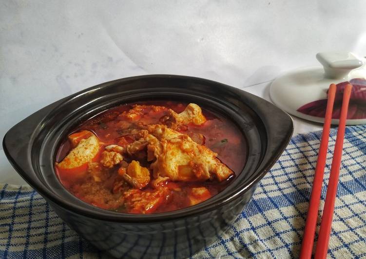 Cara Gampang Menyiapkan Soondubu Jjigae (sop tahu pedas) yang Lezat Sekali