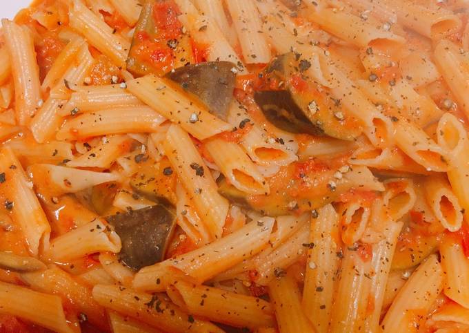 Steps to Prepare Jamie Oliver Creamy tomato penne