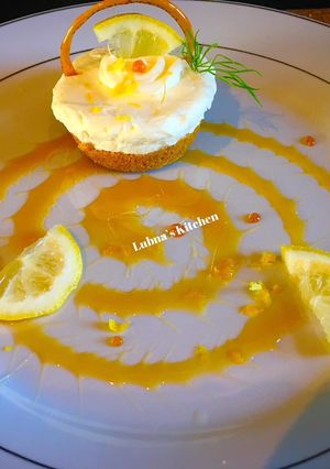 A picture of Mini lemon cheesecake:.