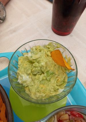 Una foto de Dip de palta y yogurt