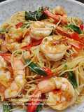 แองเจิลแฮร์ผัดกระเพรากุ้ง