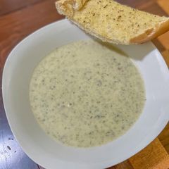 A picture of Broccoli Potato Cheddar Soup.