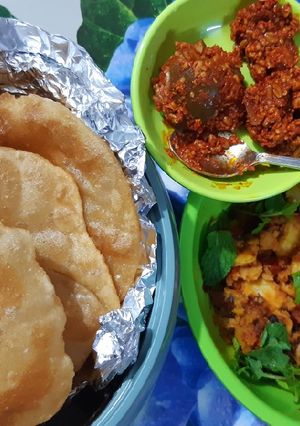 A picture of Poori Aloo Masala.