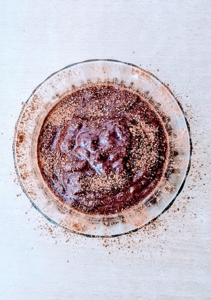 Una foto de Mousse saludable de pera y cacao en 5 minutos 🍐 🍫 Postrecito de pera plant based, low carb, 4 ing