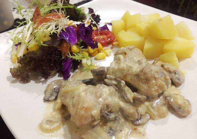 Creamy Chicken Mushroom
(Ayam masak kream kental)