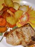 Verduras al horno con costeletita de cerdo