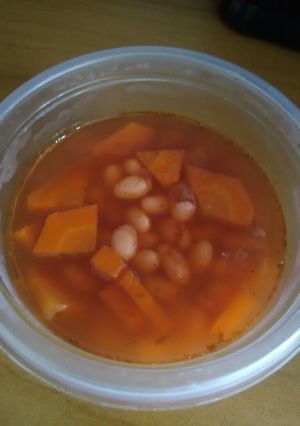 Una foto de Sopa de alubias con zanahoria