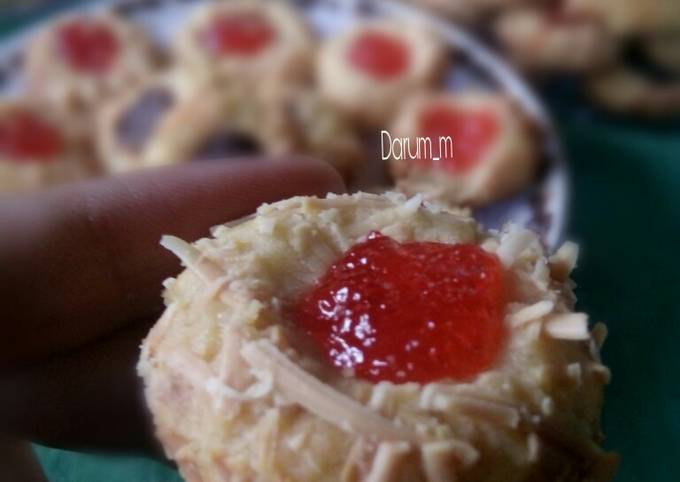 How to Make Delicious Crunchy Strawberry Cheese Thumbprint Cookies