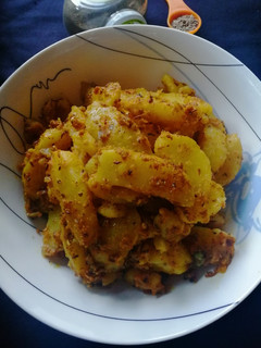 जीरा आलू (jeera aloo recipe in Hindi) रेसिपी मुख्य फोटो