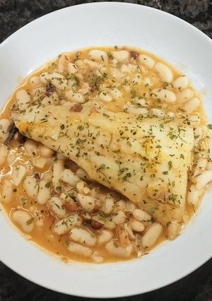 Una foto de Bacalao con judía blanca