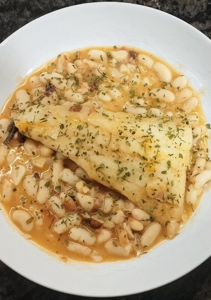 Una foto de Bacalao con judía blanca