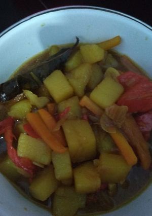 Foto resep Semur kentang #berburucelemekemas #resolusi2019