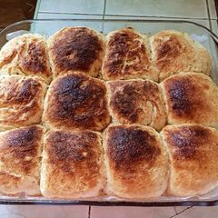A picture of Dinner Roll.