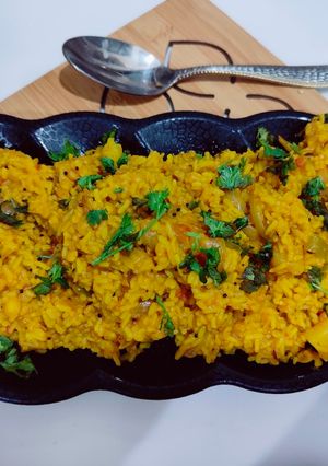 A picture of काठियावाड़ी मसाला खिचड़ी🍲.