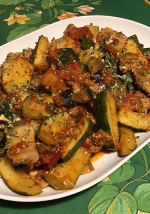 Une photo de Légumes du jardin sautés au lard