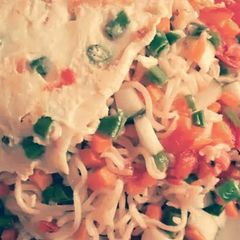 A picture of Noodles salad.