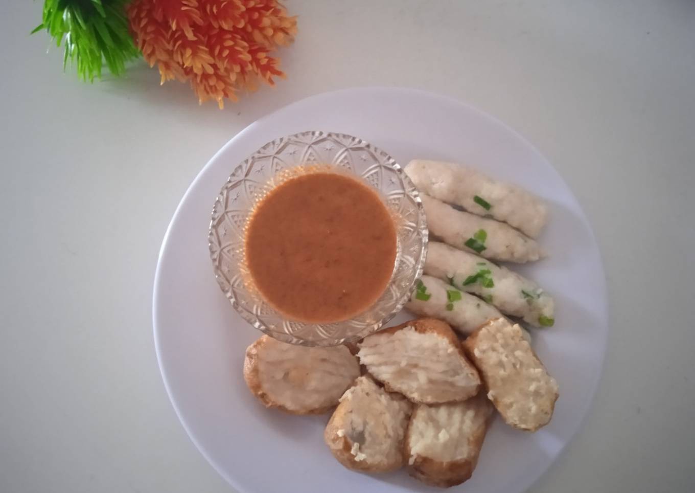 Tahu bakso dan otak-otak goreng