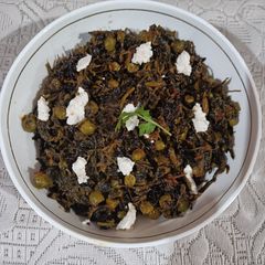 A picture of Methi matar masala.