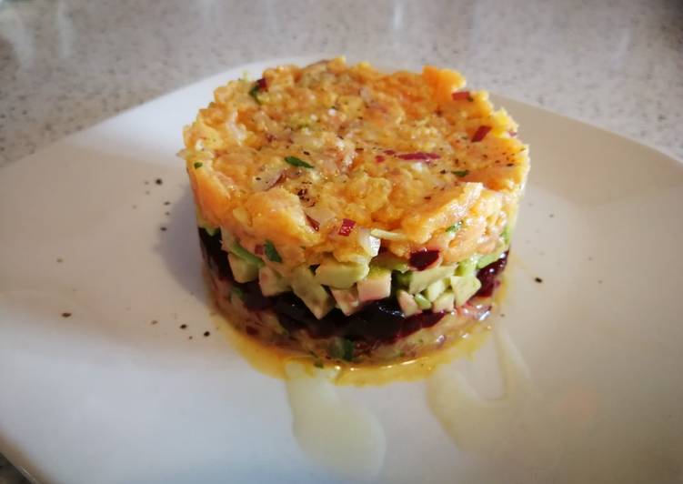 Tartar de salmón ahumado y remolacha