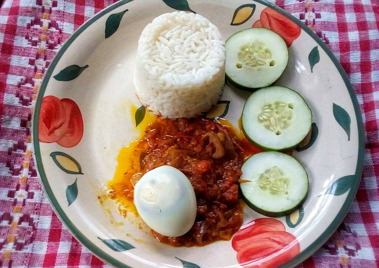 Cucumber Egg Gravy and Scooped Rice