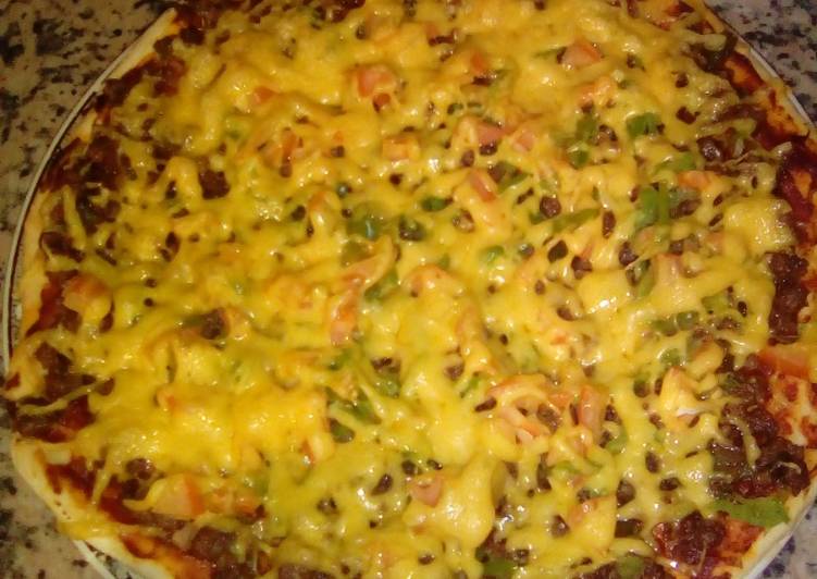 Recipe of Super Quick Homemade Homemade pizza with minced beef and cheese topping