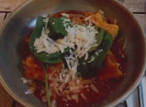 Foto de Raviolis de Ricotta e Espinafres com molho de Tomate