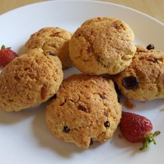 A picture of Coconut Raisins Cookies.