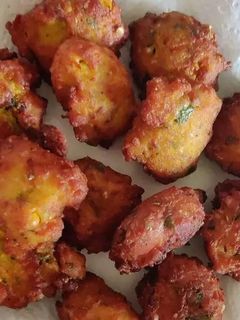 भुट्टे के पकौड़े (Bhutte ke pakode recipe in hindi) रेसिपी मुख्य फोटो