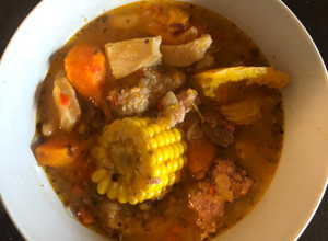 Una foto de Guiso de mondongo y carne🥩🍖🥘 mini