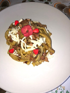Una foto de Tagliatelle alla carbonara (Tallarines a la carbonara)