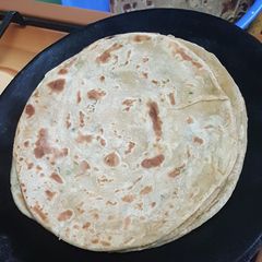 A picture of Carrot and dhania chapati.