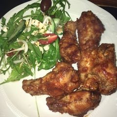 A picture of Spicy chicken wings.