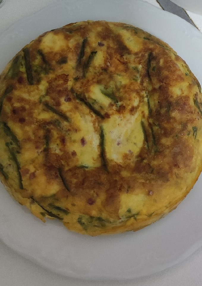Una foto de Tortilla de patatas y habichuelas
