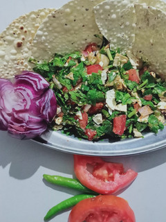મેથી પાપડ નું સલાડ (Methi Papad Shak Recipe In Gujarati) રેસીપી મુખ્ય ફોટો