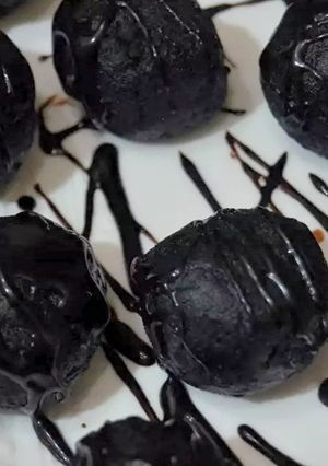 A picture of Alaska cakepops.