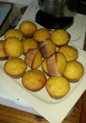 A picture of Queen cakes.