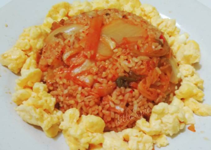 Kimchi Bokkeumbap (Nasgor Kimchi) foto resep utama