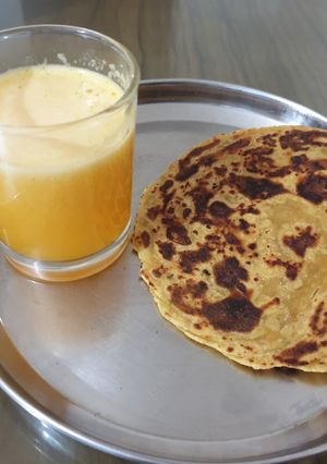 A picture of Aloo paratha instant.