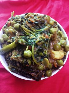 মেথি মটর (methi matar recipe in Bengali) রেসিপির প্রধান ছবি