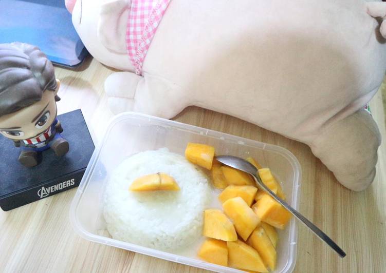 Langkah Mudah untuk Membuat Mango sticky rice dengan magicom, Enak Banget