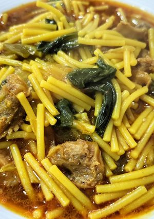 Una foto de Fideos con mollejas y pack choi