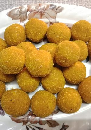 मूंगफली लड्डू (Mungfali Laddu recipe in Hindi) रेसिपी मुख्य फोटो