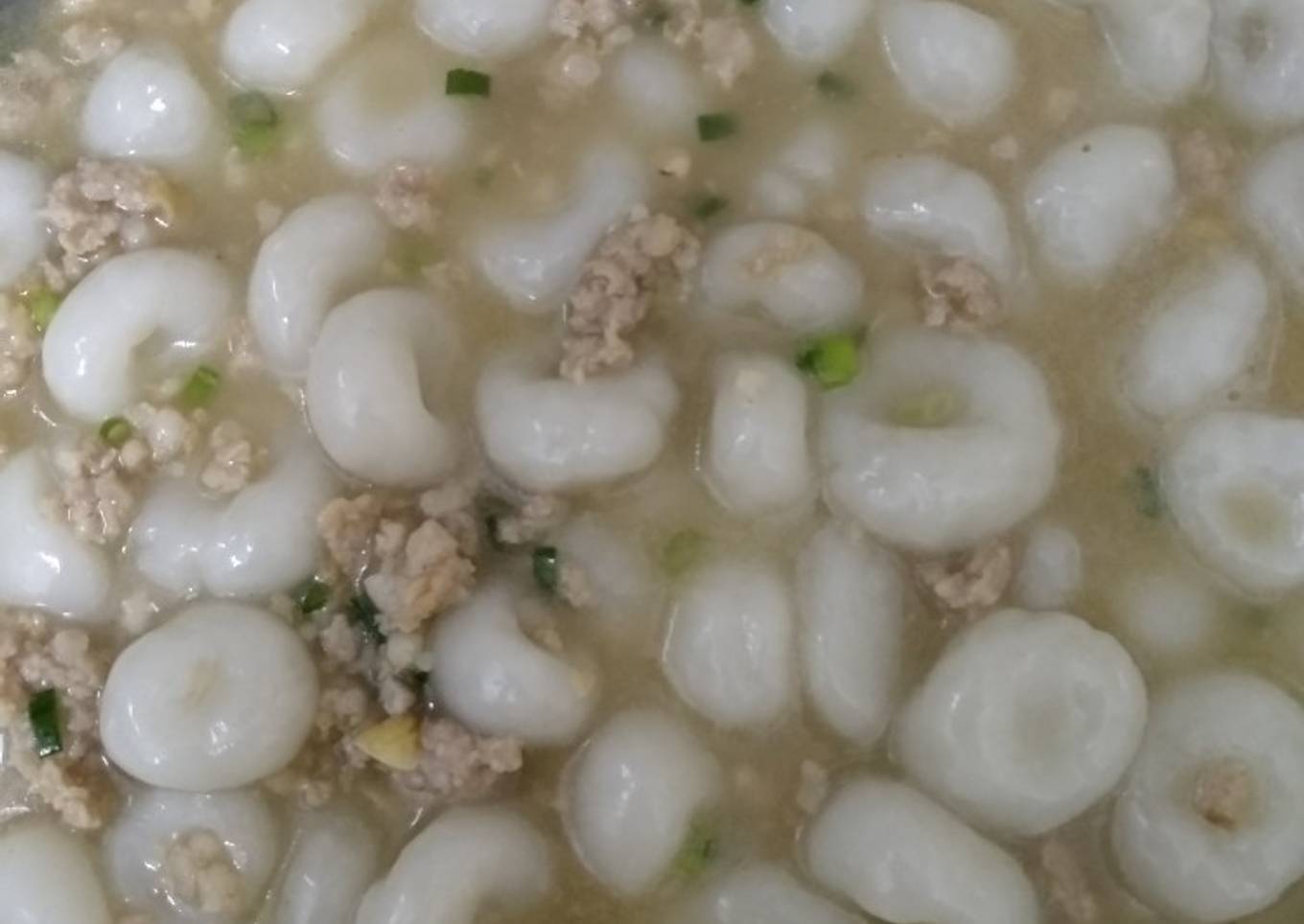 Saras imut masak daging