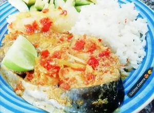Una foto de Bagre en salsa criolla 🇨🇴 🐟