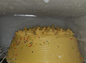 Una foto de Mi primera torta helada merengue lúcuma