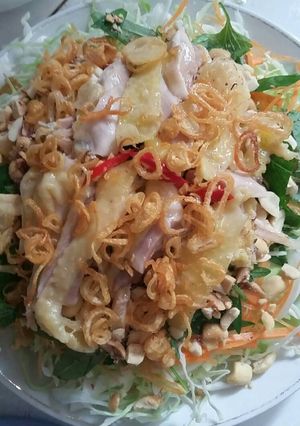 Hình của món Nộm Gà bắp cải.